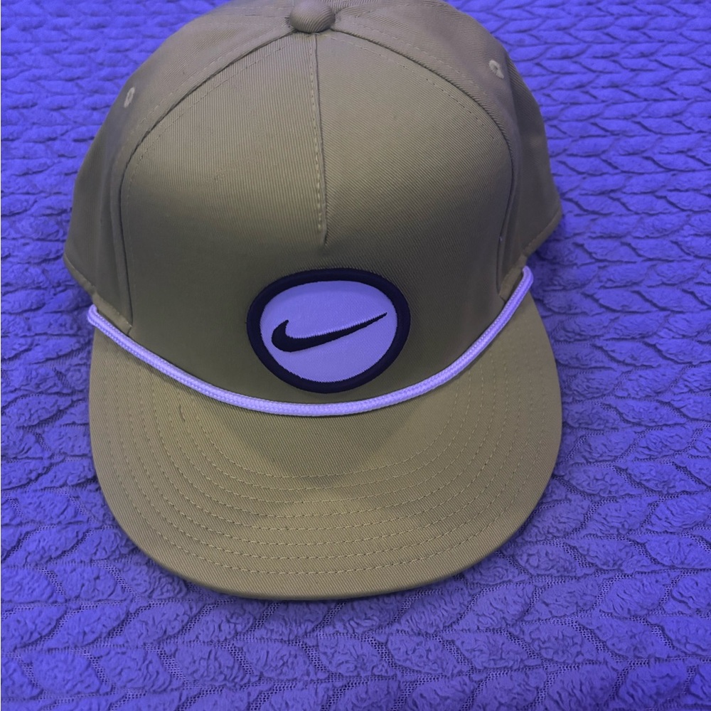 Nike retro lime green and white Golf hat barely worn great condition